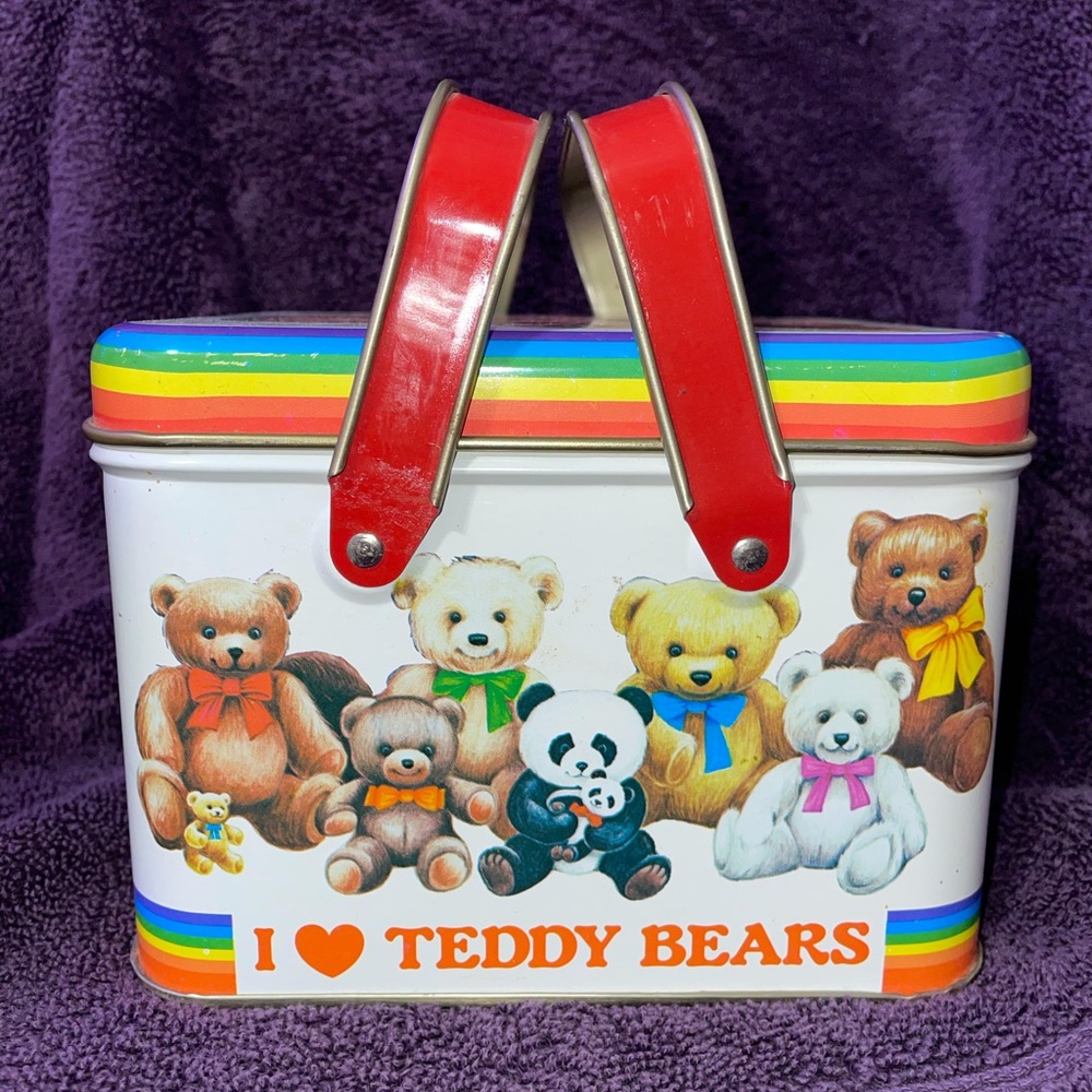 Kids vintage 1984 tin can lunch box